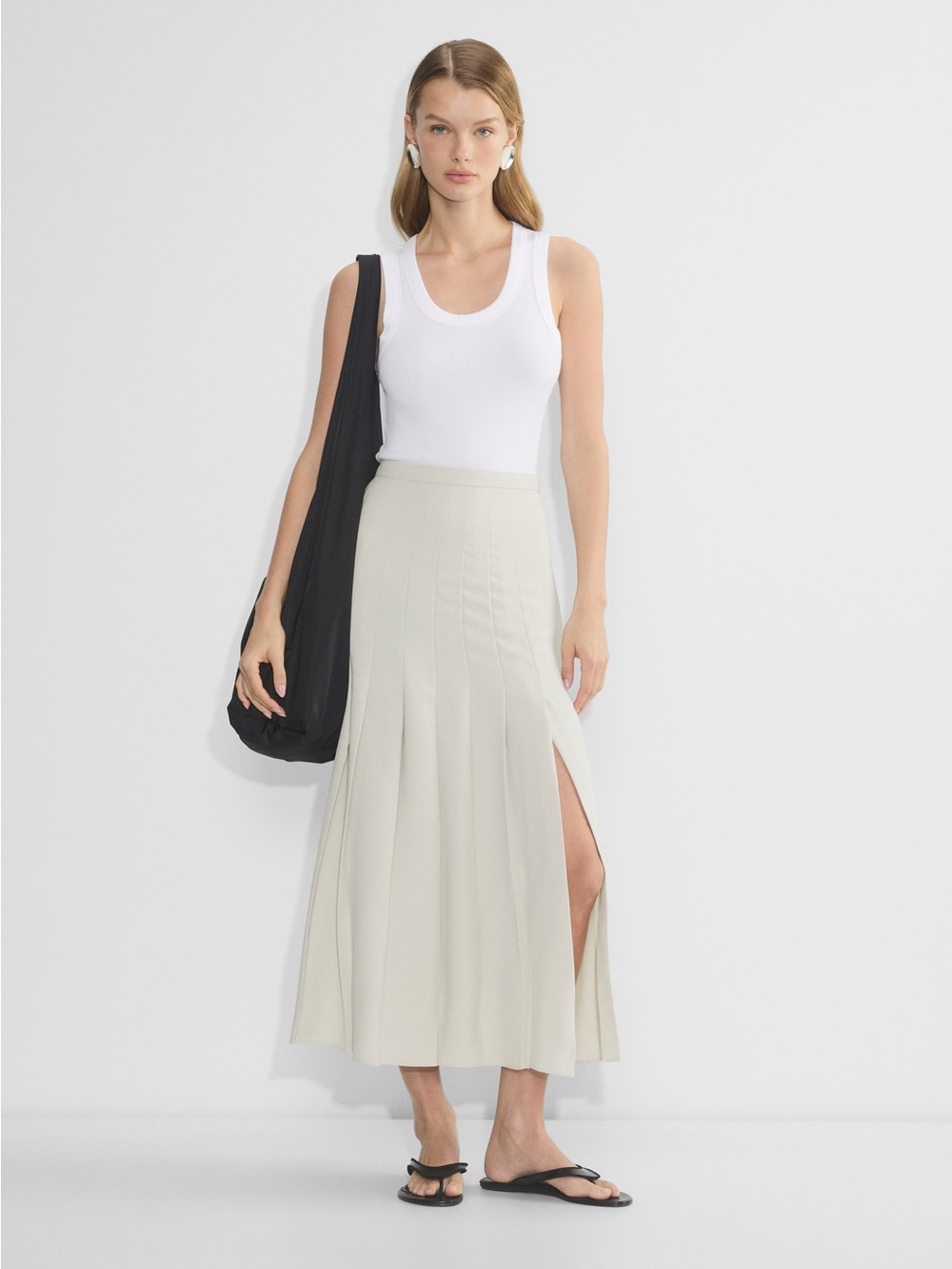 Aritzia Babaton Criteria Pleated Light Cream Pleated Midi Skirt with slit Sz XL